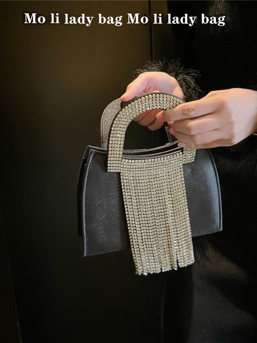 Women'S Young Bags - กระเป๋าถือผ้าไหมทรงสี่เหลี่ยมเล็ก ดีไซน์พู่ห้อยวิบวับ ประดับเพชร คริสตัล สำหรับงานปาร์ตี้ยามเย็น สะพายข้างได้