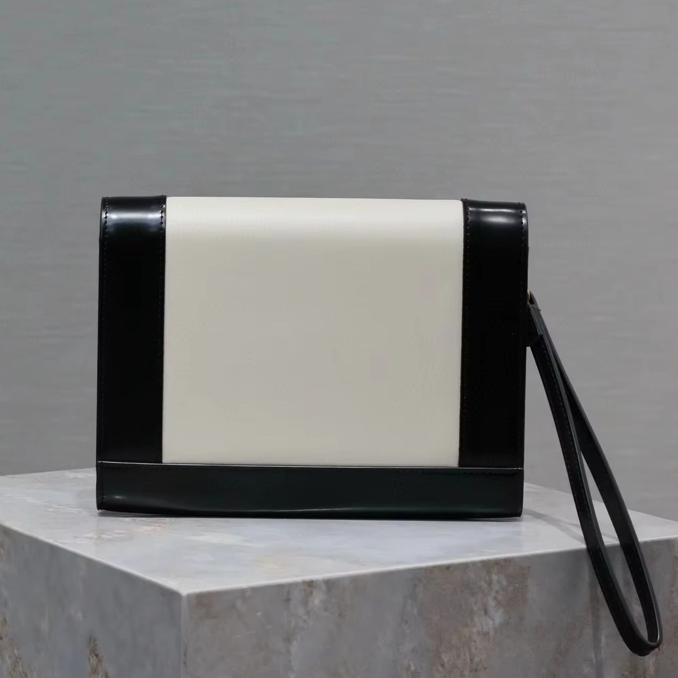 กระเป๋าสำหรับผู้หญิง ดีไซเนอร์ - Women Bags Premium Brands บทวิจารณ์และราคา